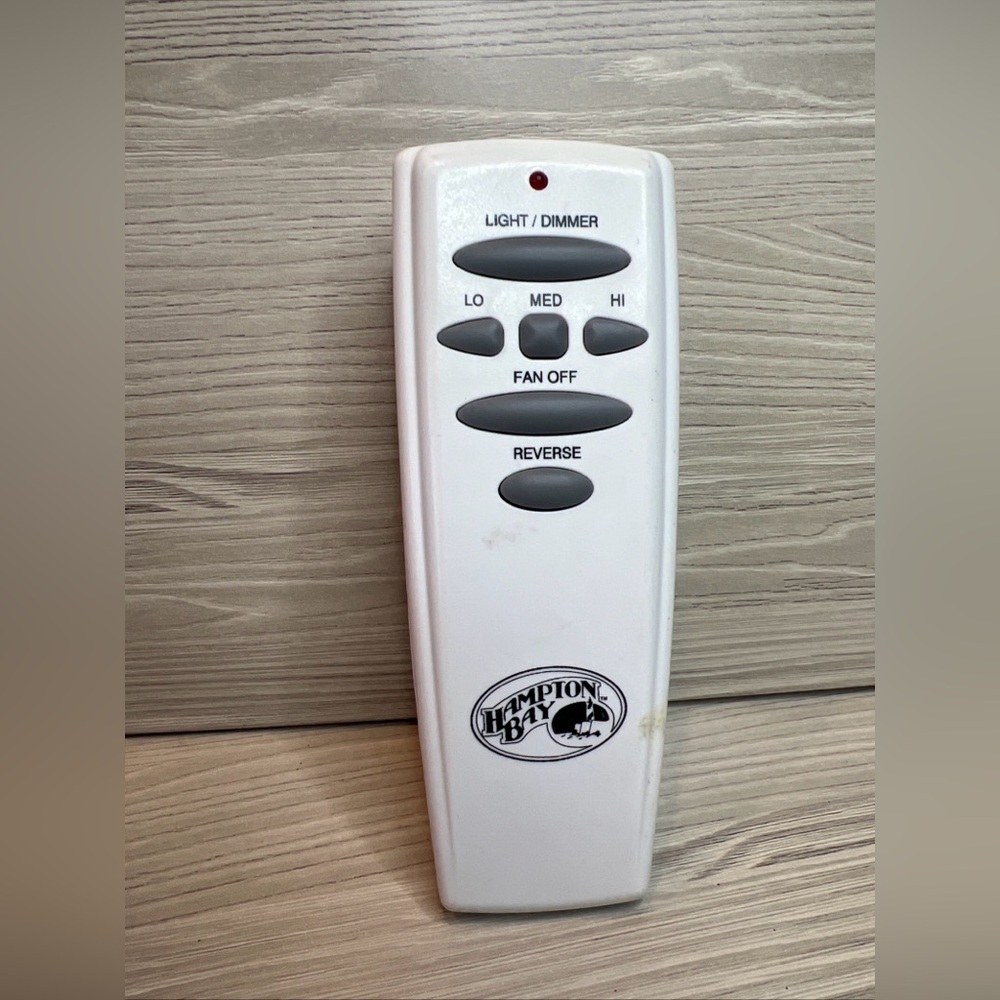Universal White Remote Control - Electronics Accessory